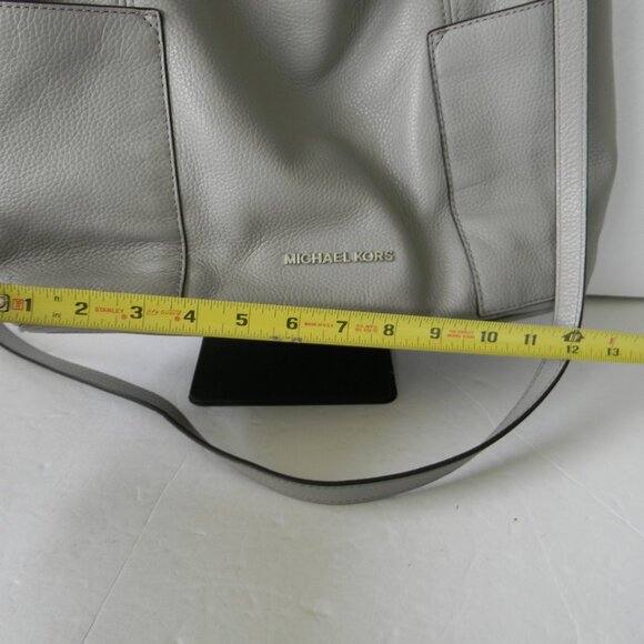 Michael Kors Anita Gray Pebbled Leather Hobo CONVERTIBLE CROSSBODY/SHOULDER BAG - Picture 2 of 9